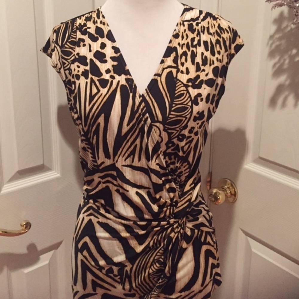 Cache silky feeling crossover top